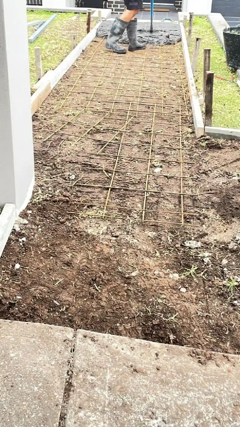 BEFORE laying concrete path way VERSION 2 788X1400 28% BEFORE laying concrete path way VERSION 2 788X1400 28%